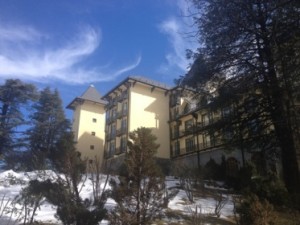 Wildflower-Hall-Simla-exterior-300x225.jpg
