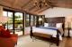 villa bedroom